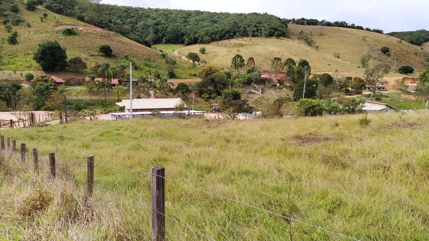 Foto 1 de Lote/Terreno à venda, 2000m² em Centro, Guararema