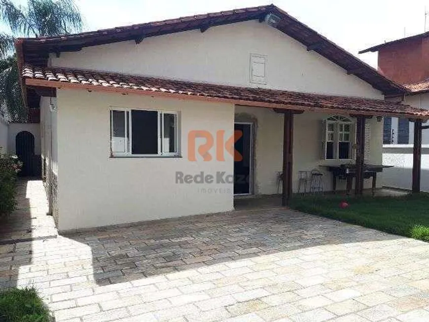 Foto 1 de Casa com 4 Quartos à venda, 251m² em Castelo, Belo Horizonte