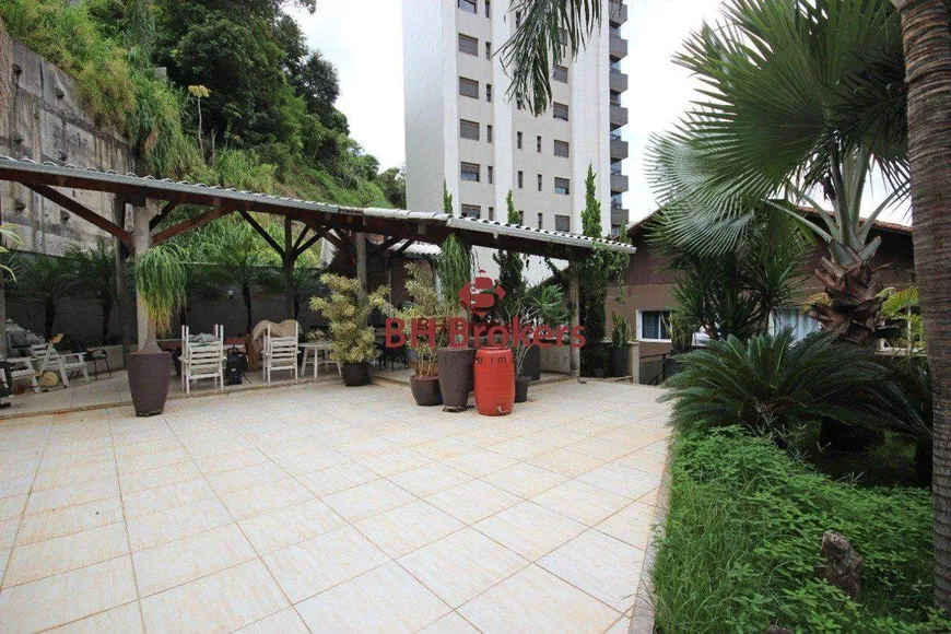 Foto 1 de Casa com 7 Quartos à venda, 660m² em Santa Lúcia, Belo Horizonte