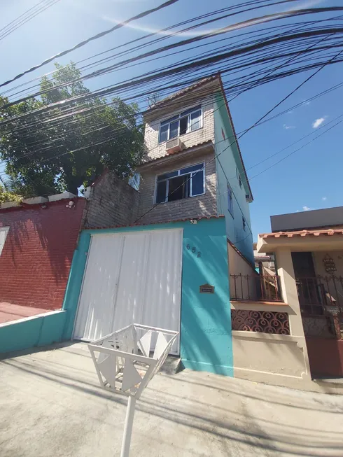 Foto 1 de Casa com 2 Quartos à venda, 120m² em Cabral, Nilópolis