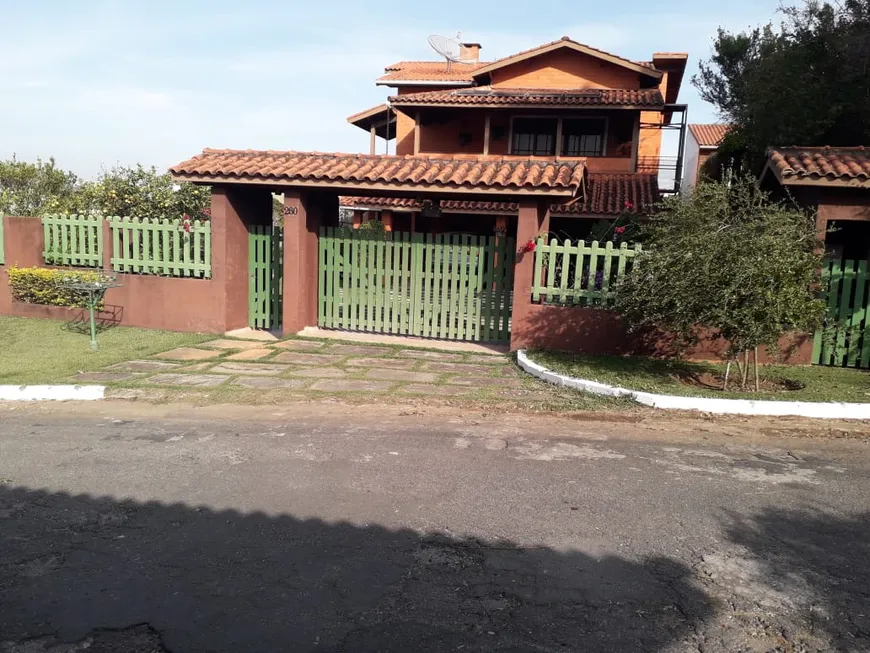 Foto 1 de Fazenda/Sítio com 3 Quartos à venda, 300m² em Três Marias, Igaratá