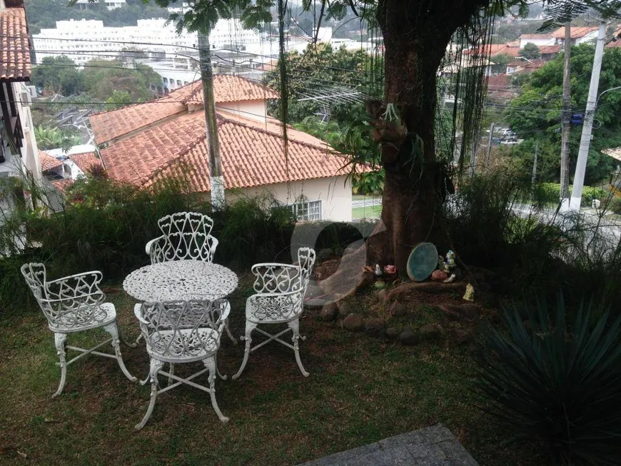 Foto 1 de Casa de Condomínio com 4 Quartos à venda, 240m² em Badu, Niterói