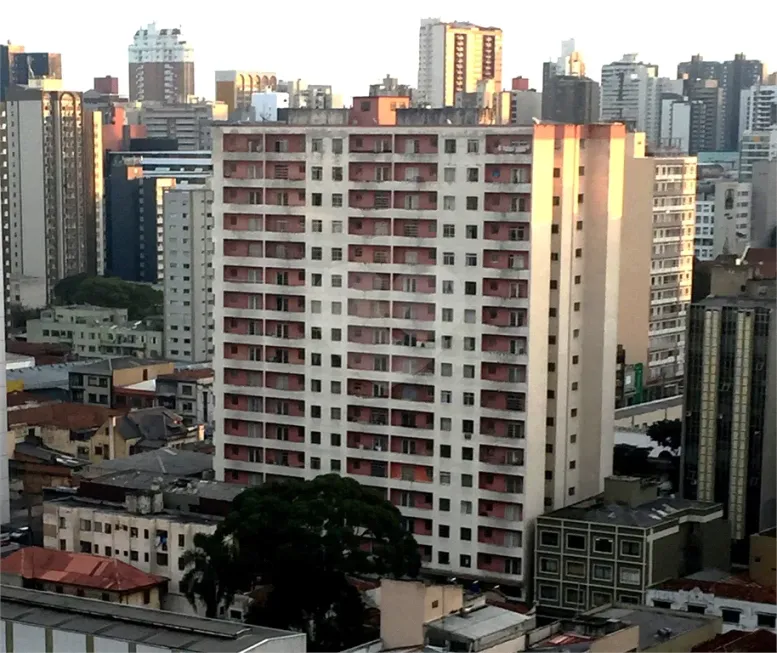 Foto 1 de Apartamento com 3 Quartos à venda, 66m² em Centro, Curitiba