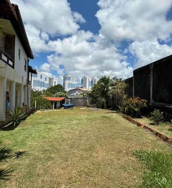 Foto 1 de Sobrado com 4 Quartos à venda, 252m² em Itapuã, Salvador