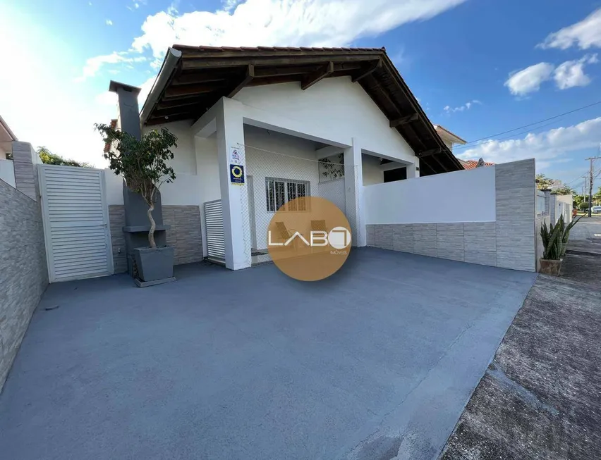 Foto 1 de Casa com 3 Quartos para alugar, 150m² em Jurerê, Florianópolis