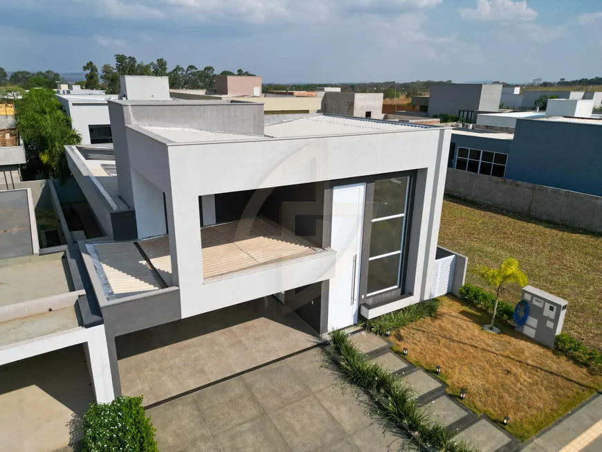 Foto 1 de Casa de Condomínio com 4 Quartos à venda, 218m² em Fazenda Vau das Pombas, Goiânia