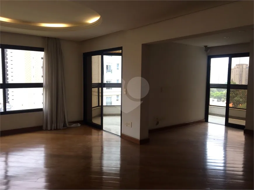 Foto 1 de Apartamento com 3 Quartos à venda, 215m² em Moema, São Paulo