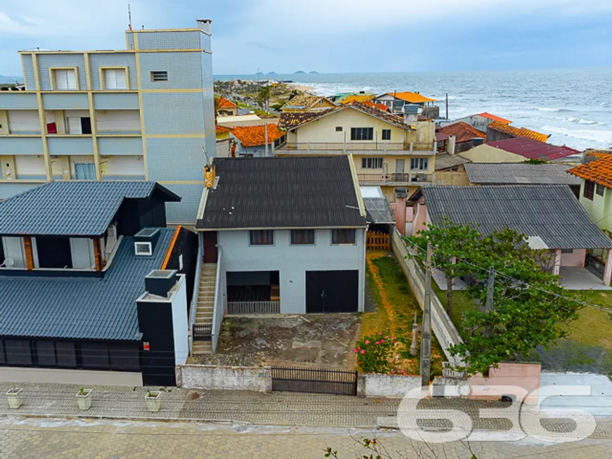 Foto 1 de Sobrado com 9 Quartos à venda, 240m² em Centro, Balneário Barra do Sul