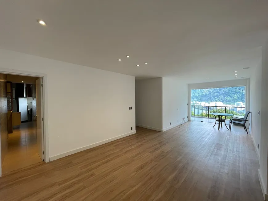 Foto 1 de Apartamento com 3 Quartos à venda, 130m² em Lagoa, Rio de Janeiro