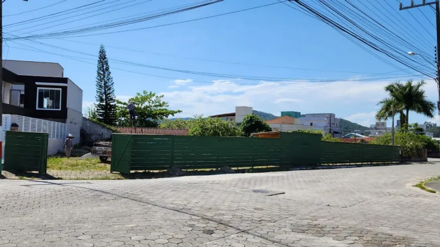 Foto 1 de Lote/Terreno à venda, 570m² em Santa Regina, Camboriú