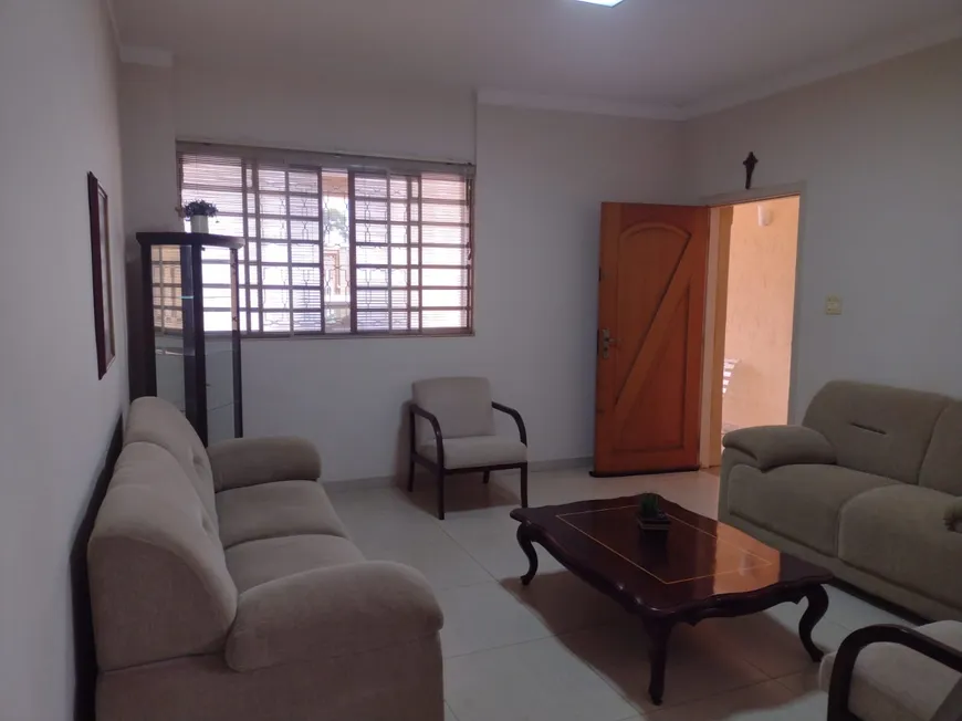 Foto 1 de Casa com 3 Quartos à venda, 145m² em Centro, Araraquara