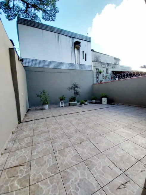 Foto 1 de Casa com 3 Quartos para alugar, 140m² em Vila Belmiro, Santos