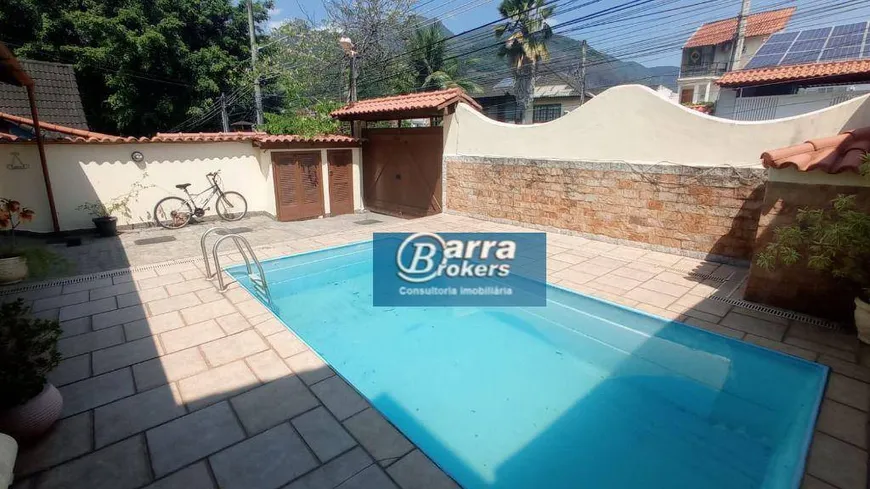 Foto 1 de Casa de Condomínio com 3 Quartos à venda, 238m² em Freguesia- Jacarepaguá, Rio de Janeiro