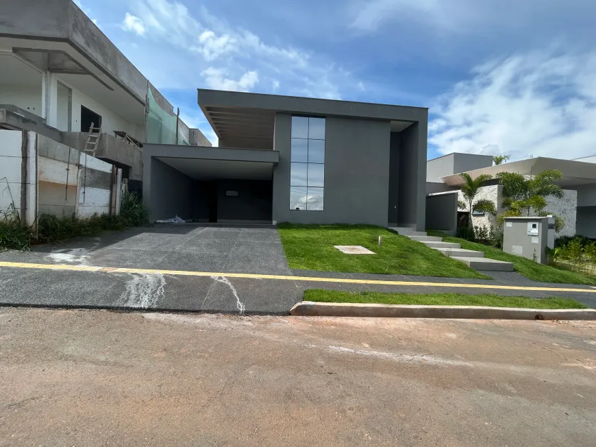 Foto 1 de Casa de Condomínio com 4 Quartos à venda, 235m² em Residencial Goiânia Golfe Clube, Goiânia