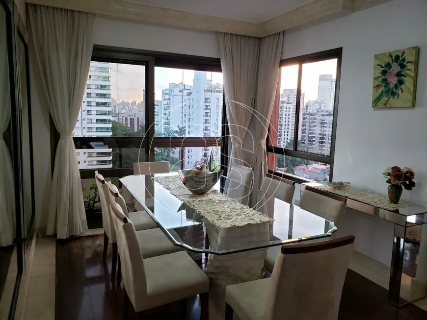 Foto 1 de Apartamento com 4 Quartos à venda, 223m² em Moema, São Paulo
