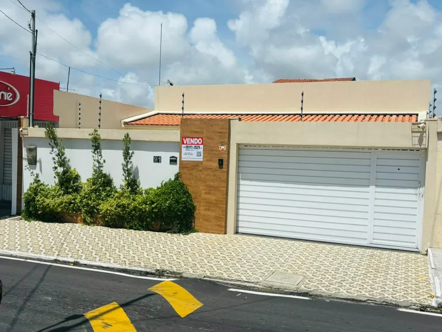 Foto 1 de Casa com 3 Quartos à venda, 250m² em Jabotiana, Aracaju