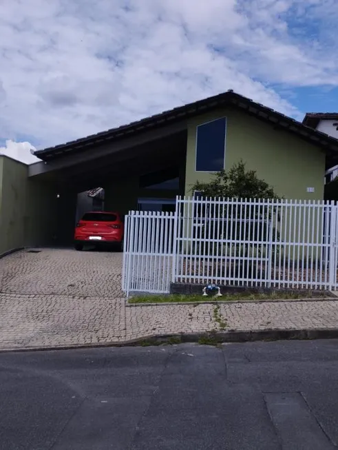 Foto 1 de Casa com 3 Quartos à venda, 212m² em Costa E Silva, Joinville