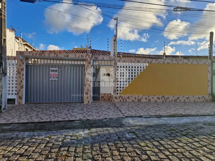 Foto 1 de Casa com 3 Quartos para alugar, 300m² em Cidade Nova, Natal