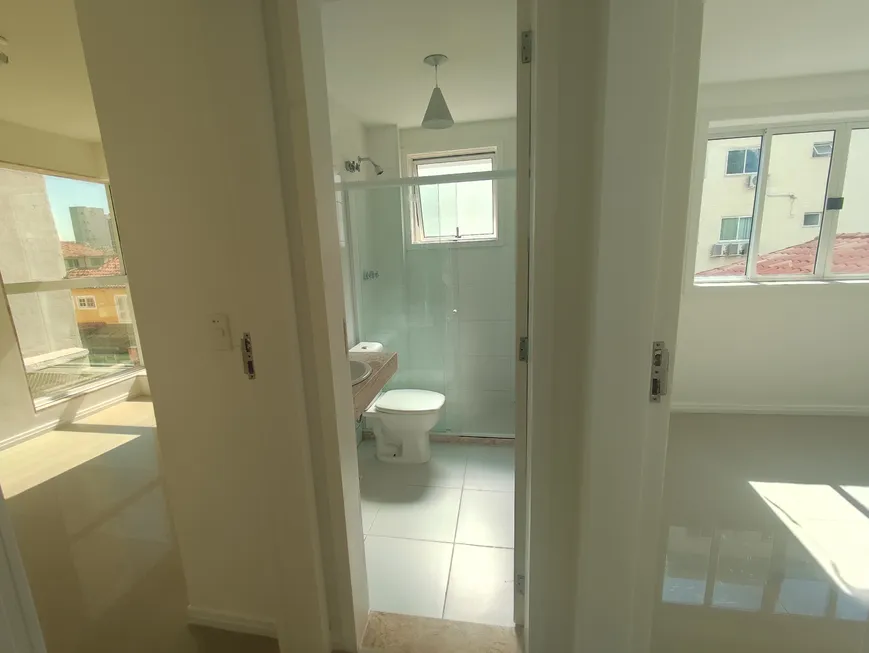 Foto 1 de Apartamento com 2 Quartos para alugar, 70m² em Cavaleiros, Macaé