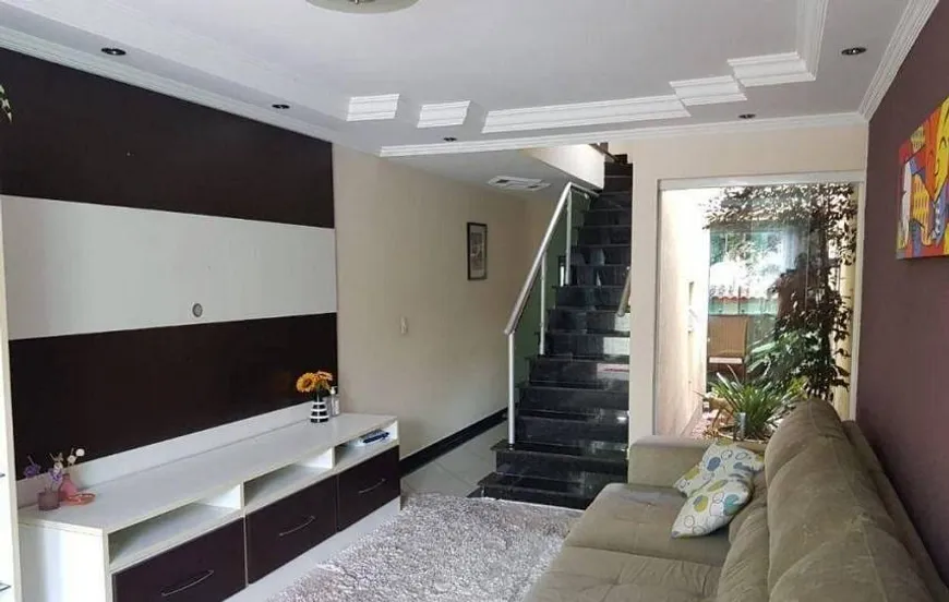 Foto 1 de Sobrado com 3 Quartos à venda, 230m² em Penha, São Paulo