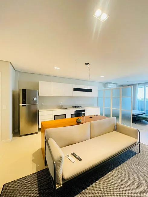 Foto 1 de Apartamento com 1 Quarto para alugar, 51m² em Centro, Florianópolis