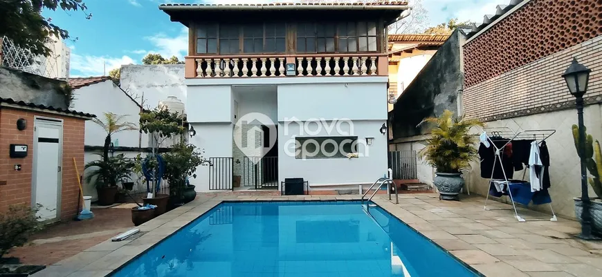 Foto 1 de Casa com 4 Quartos à venda, 385m² em Grajaú, Rio de Janeiro