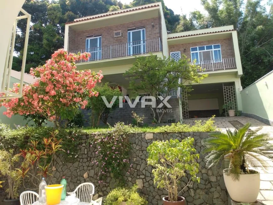 Foto 1 de Casa com 8 Quartos à venda, 422m² em Jardim Guanabara, Rio de Janeiro