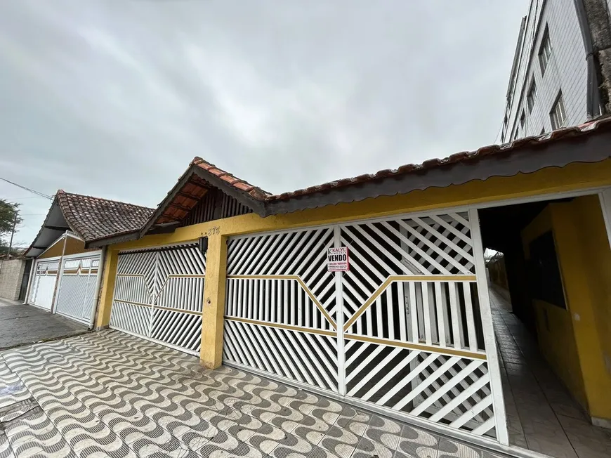 Foto 1 de Casa de Condomínio com 1 Quarto à venda, 35m² em Maracanã, Praia Grande