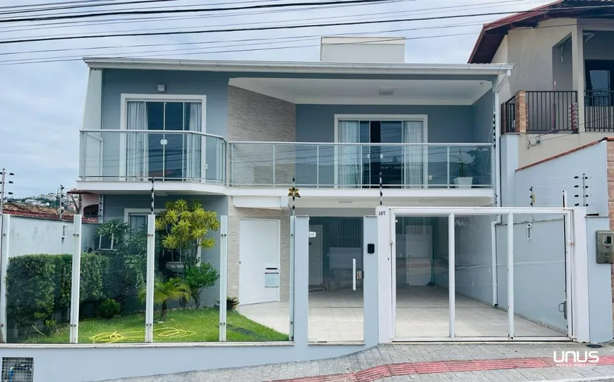 Foto 1 de Casa com 3 Quartos à venda, 200m² em Bela Vista, São José