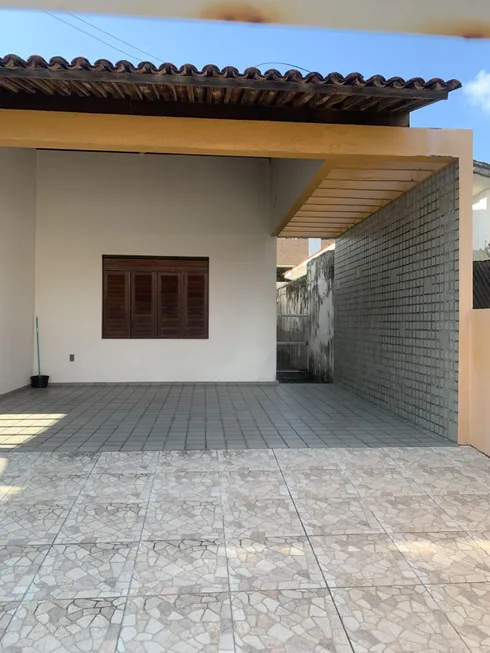 Foto 1 de Casa com 4 Quartos à venda, 176m² em Bessa, João Pessoa