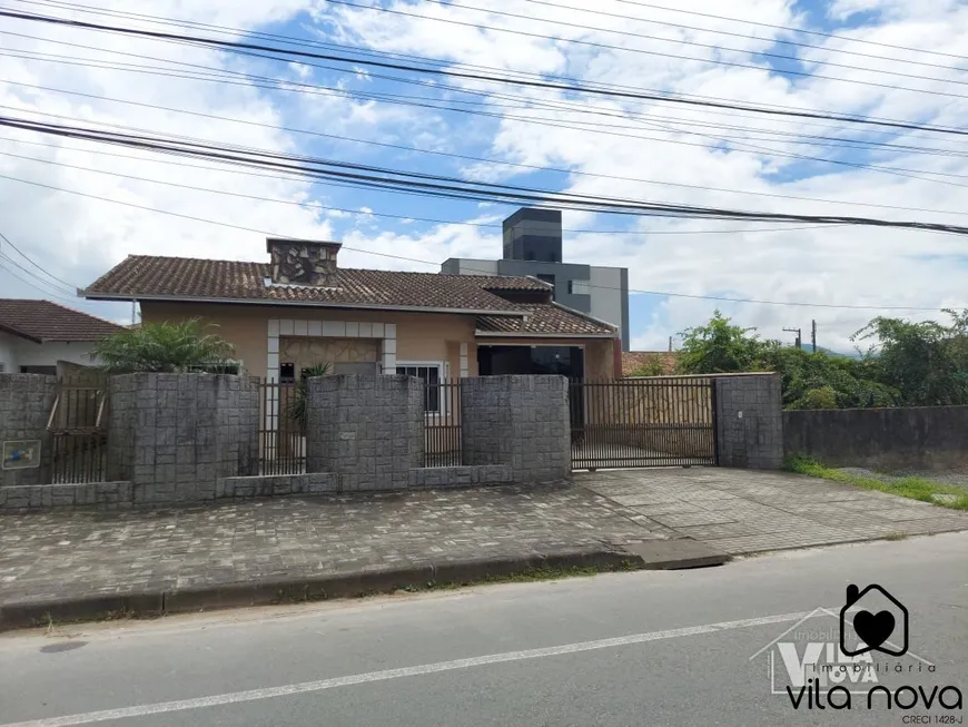 Foto 1 de Casa com 3 Quartos à venda, 150m² em Vila Nova, Joinville