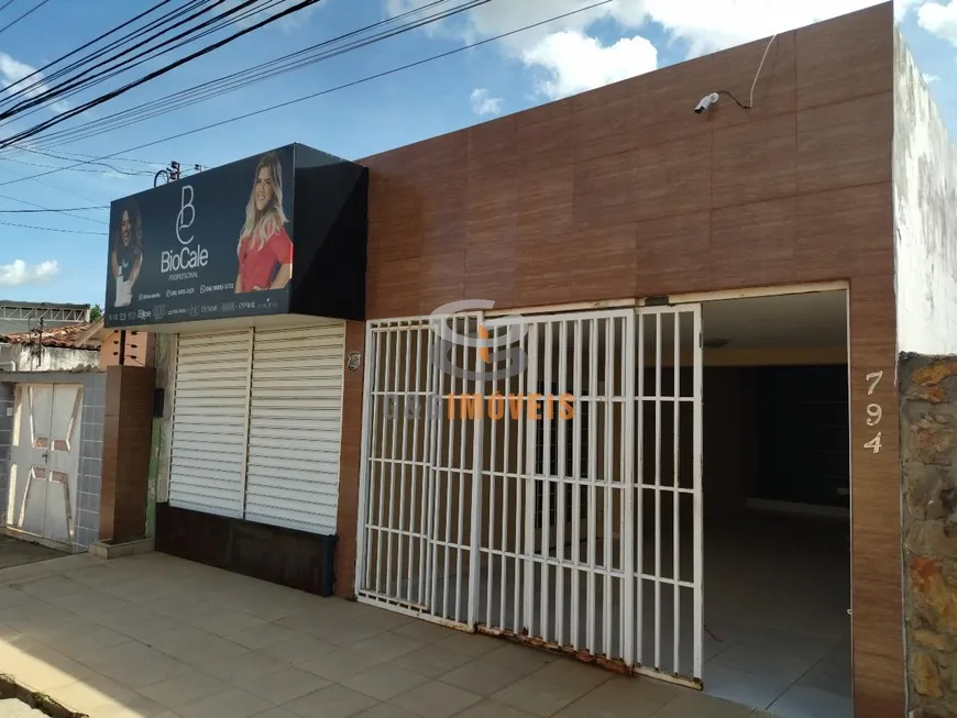 Foto 1 de com 4 Quartos para alugar, 330m² em Centro, Teresina