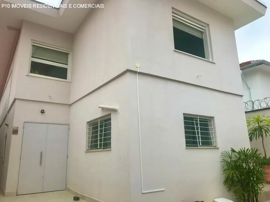 Foto 1 de Casa à venda, 250m² em Campo Belo, São Paulo