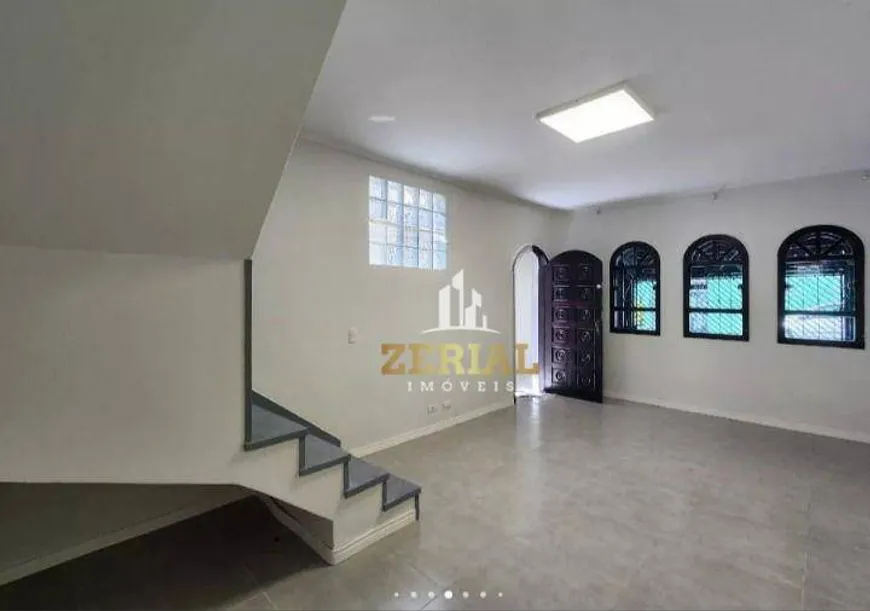 Foto 1 de Sobrado com 3 Quartos para venda ou aluguel, 350m² em Osvaldo Cruz, São Caetano do Sul