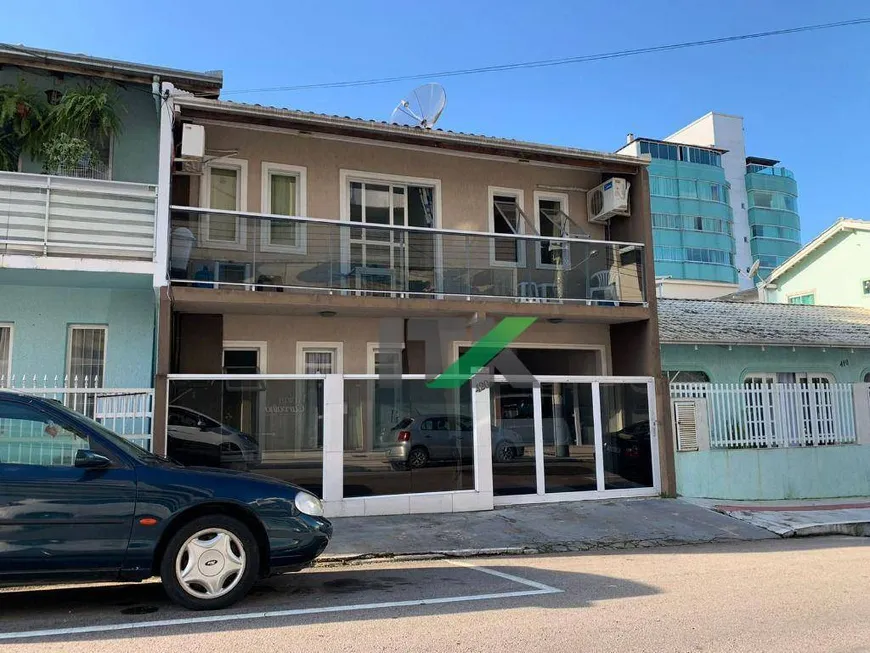 Foto 1 de Sobrado com 3 Quartos à venda, 112m² em Nacoes, Balneário Camboriú