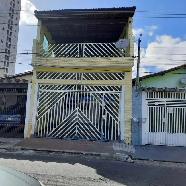 Foto 1 de Sobrado com 5 Quartos à venda, 236m² em Vila Sacadura Cabral, Santo André
