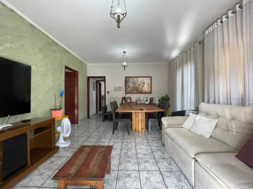 Foto 1 de Casa com 3 Quartos à venda, 291m² em Jardim Nova Esperanca, Jacareí