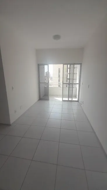 Foto 1 de Apartamento com 3 Quartos para alugar, 78m² em Jardim Renascença, São Luís