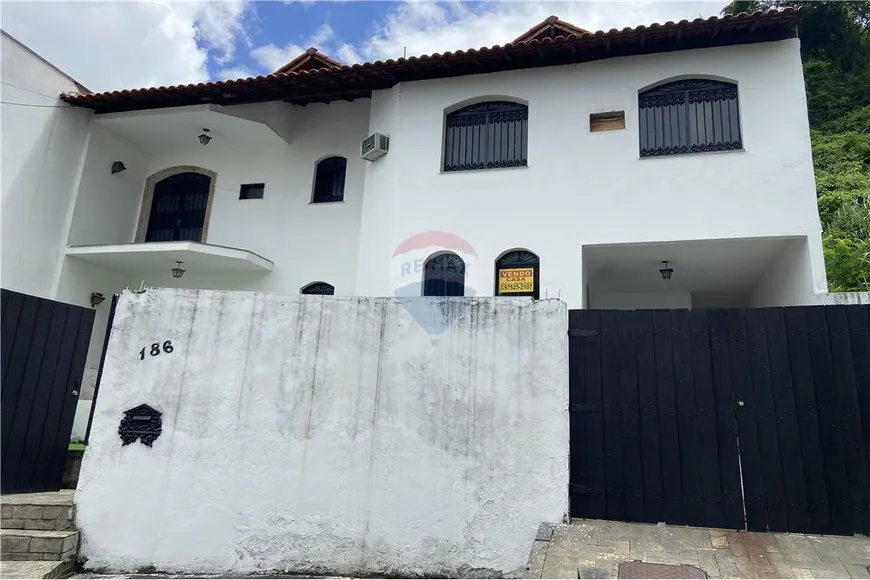 Foto 1 de Casa com 3 Quartos à venda, 588m² em  Vila Valqueire, Rio de Janeiro