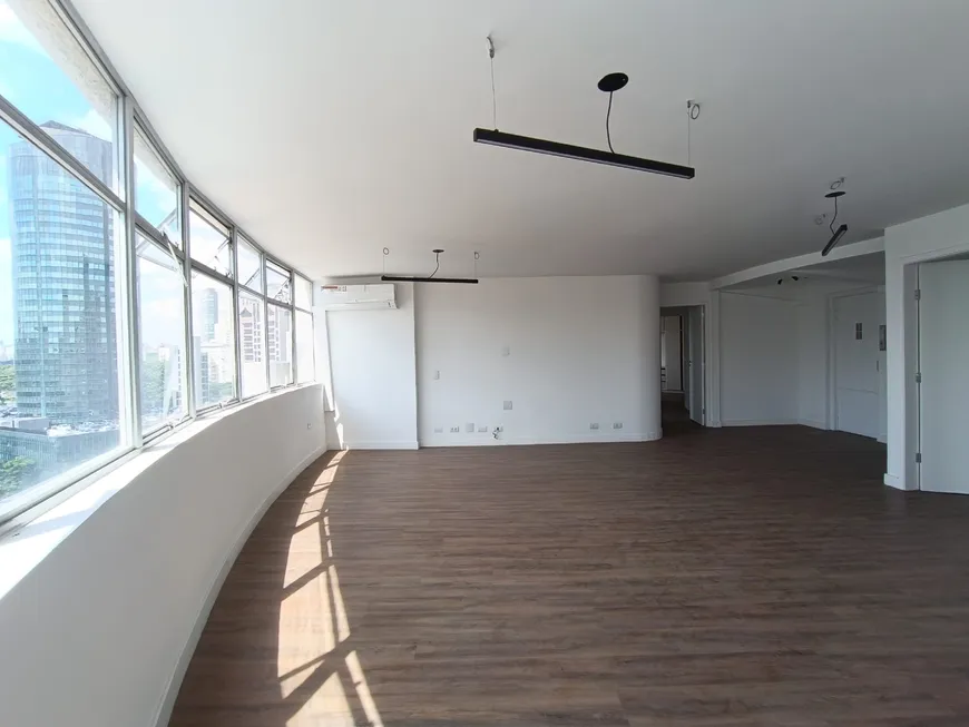 Foto 1 de Apartamento com 3 Quartos à venda, 180m² em Jardim Paulistano, São Paulo