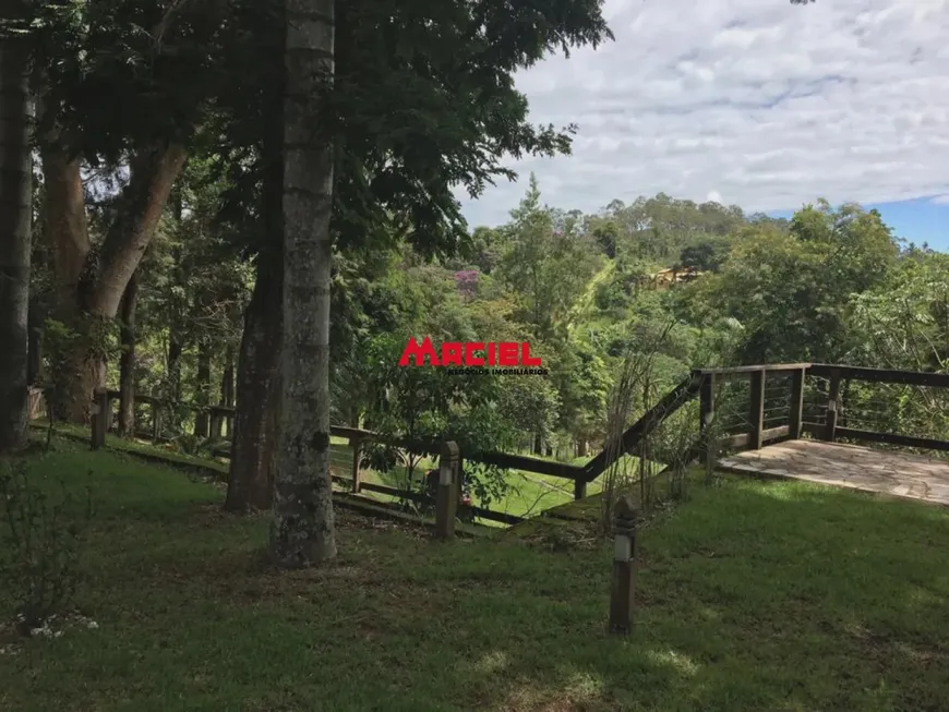 Foto 1 de Fazenda/Sítio com 2 Quartos à venda, 290m² em Vila São Geraldo, São José dos Campos