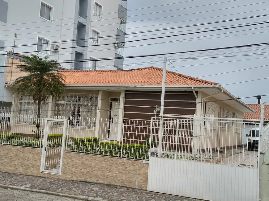 Foto 1 de Casa com 4 Quartos à venda, 220m² em Jardim Atlântico, Florianópolis