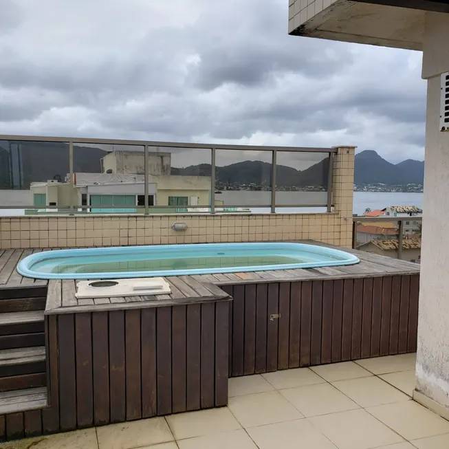 Foto 1 de Cobertura com 2 Quartos à venda, 200m² em Piratininga, Niterói