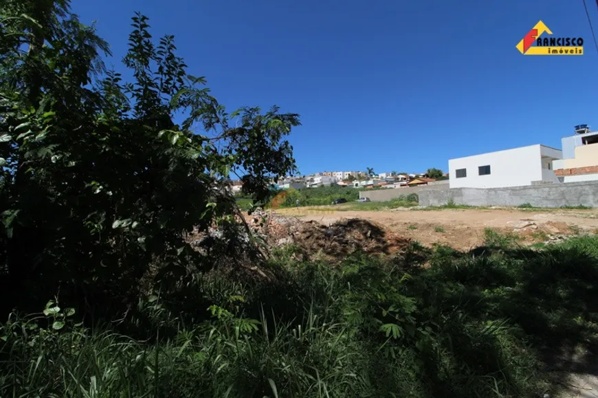 Foto 1 de Lote/Terreno à venda, 306m² em Davanuze, Divinópolis