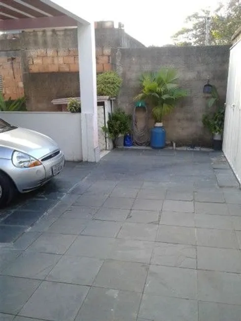 Foto 1 de Casa com 3 Quartos à venda, 210m² em Jardim Vitória, Belo Horizonte