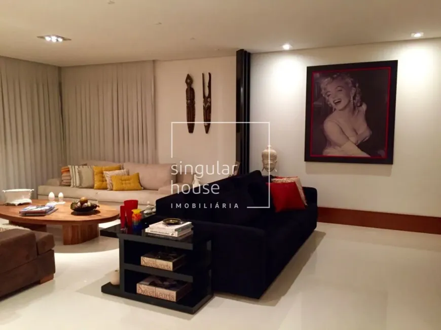Foto 1 de Apartamento com 2 Quartos à venda, 240m² em Brooklin, São Paulo
