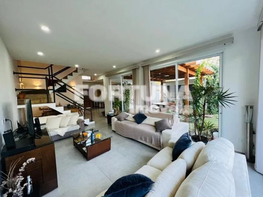 Foto 1 de Casa de Condomínio com 3 Quartos à venda, 200m² em San Diego Park, Cotia