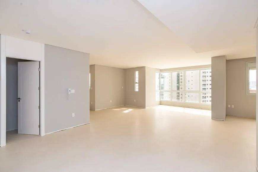 Foto 1 de Apartamento com 3 Quartos à venda, 152m² em Barra Sul, Balneário Camboriú