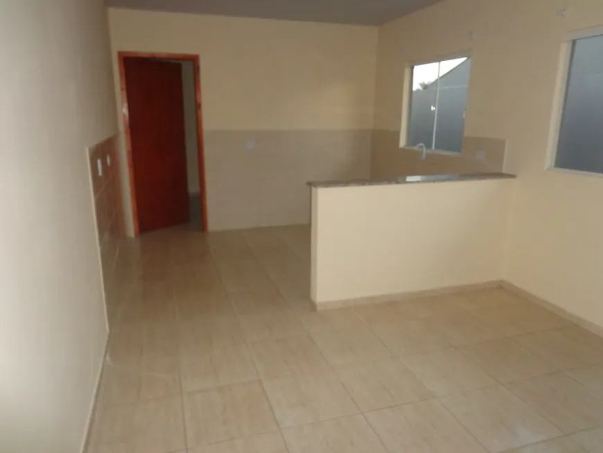 Foto 1 de Casa com 2 Quartos para alugar, 50m² em Guarituba, Piraquara