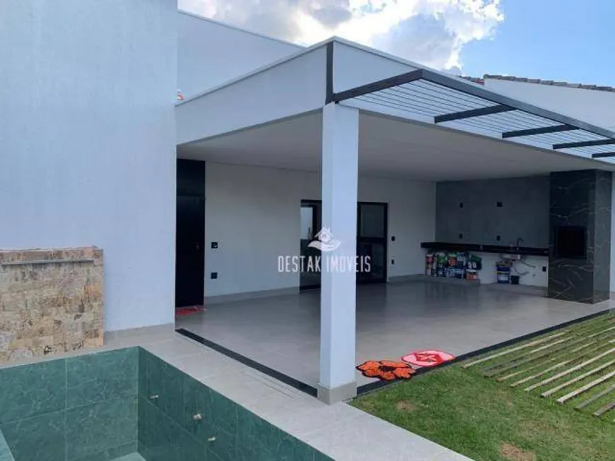 Foto 1 de Casa com 3 Quartos à venda, 180m² em Jardim Inconfidência, Uberlândia
